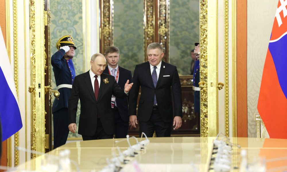 С Председателем Правительства Словакии Робертом Фицо.