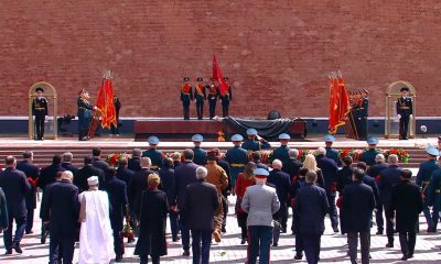 Возложение цветов к Могиле Неизвестного Солдата