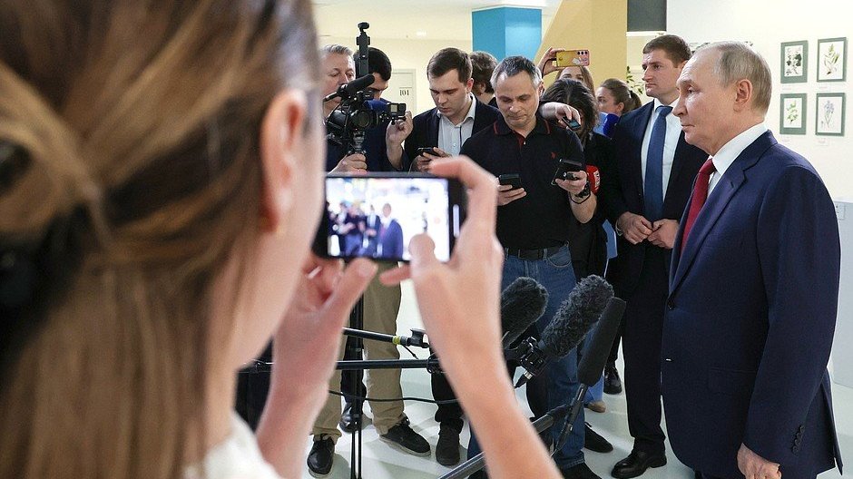 Заявление Владимира Путина для СМИ по итогам телефонного разговора с Президентом США Дональдом Трампом