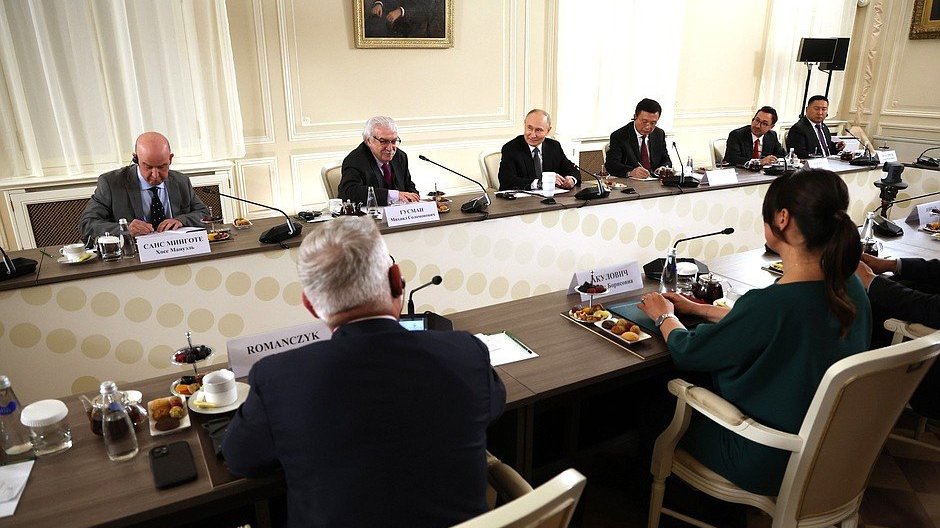 Встреча с руководителями международных информагентств