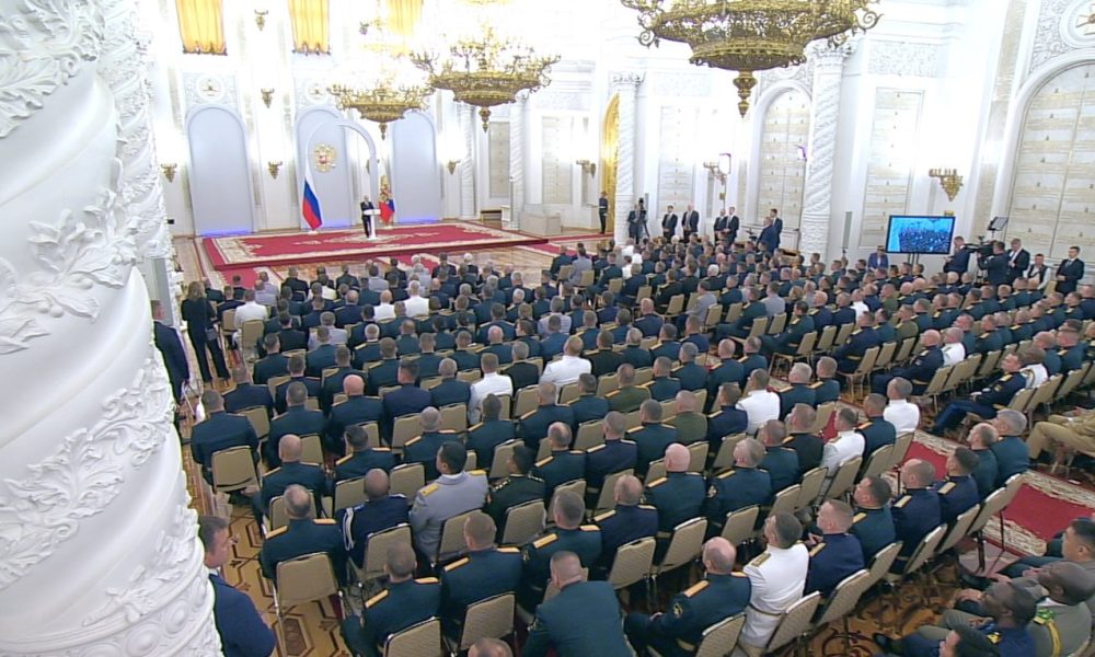 Встреча с выпускниками военных вузов