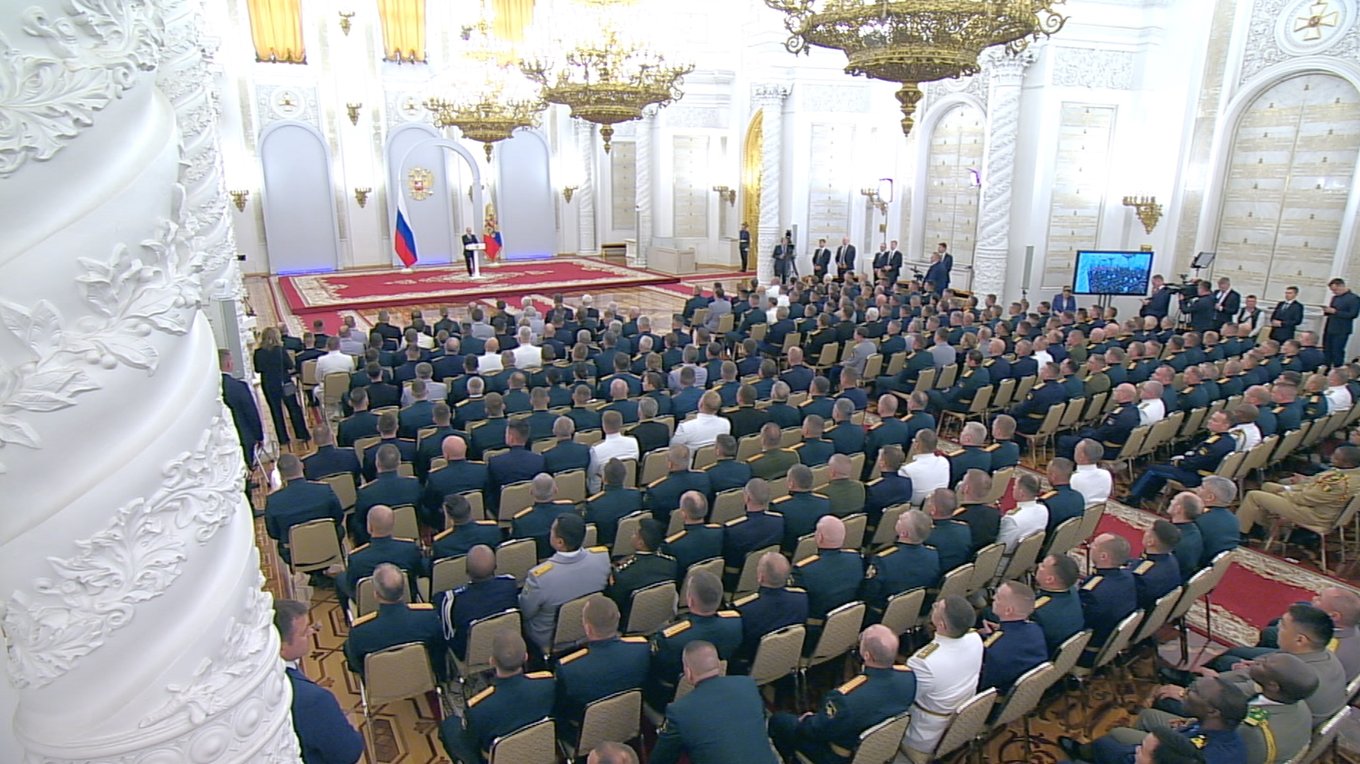 Встреча с выпускниками военных вузов