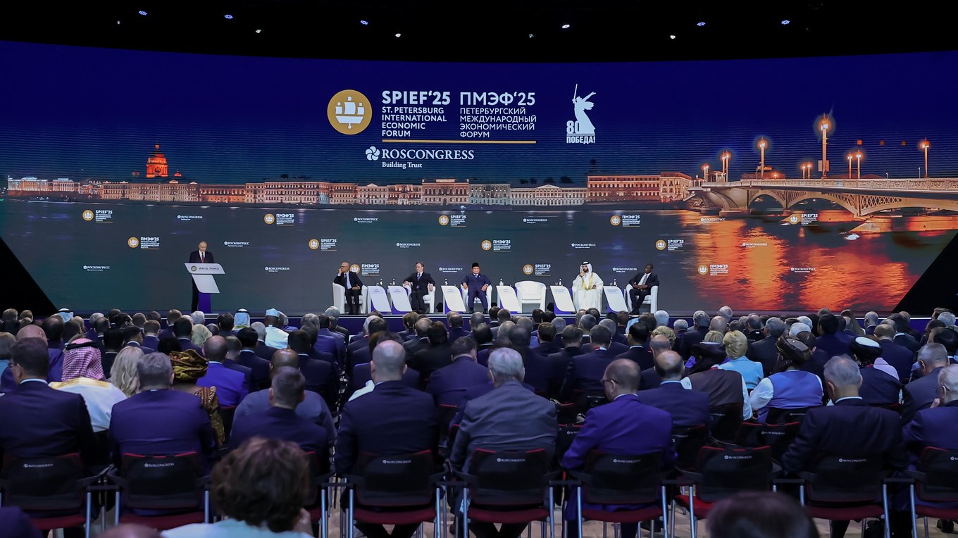 Выступление на пленарном заседании Петербургского международного экономического форума